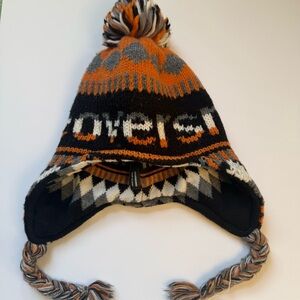 Zara kids knitted beanie hat.